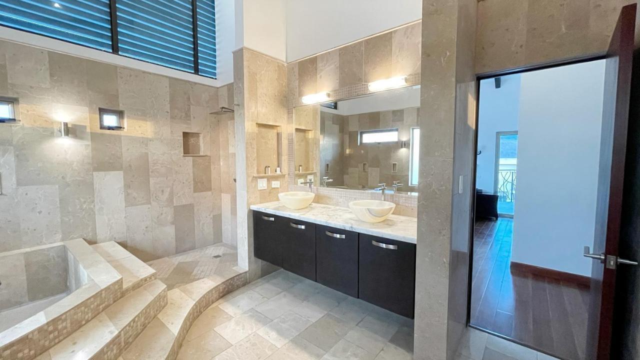 Apartment Luxury Sky Penthouses 3-6br Condo-hotel At Oceano *