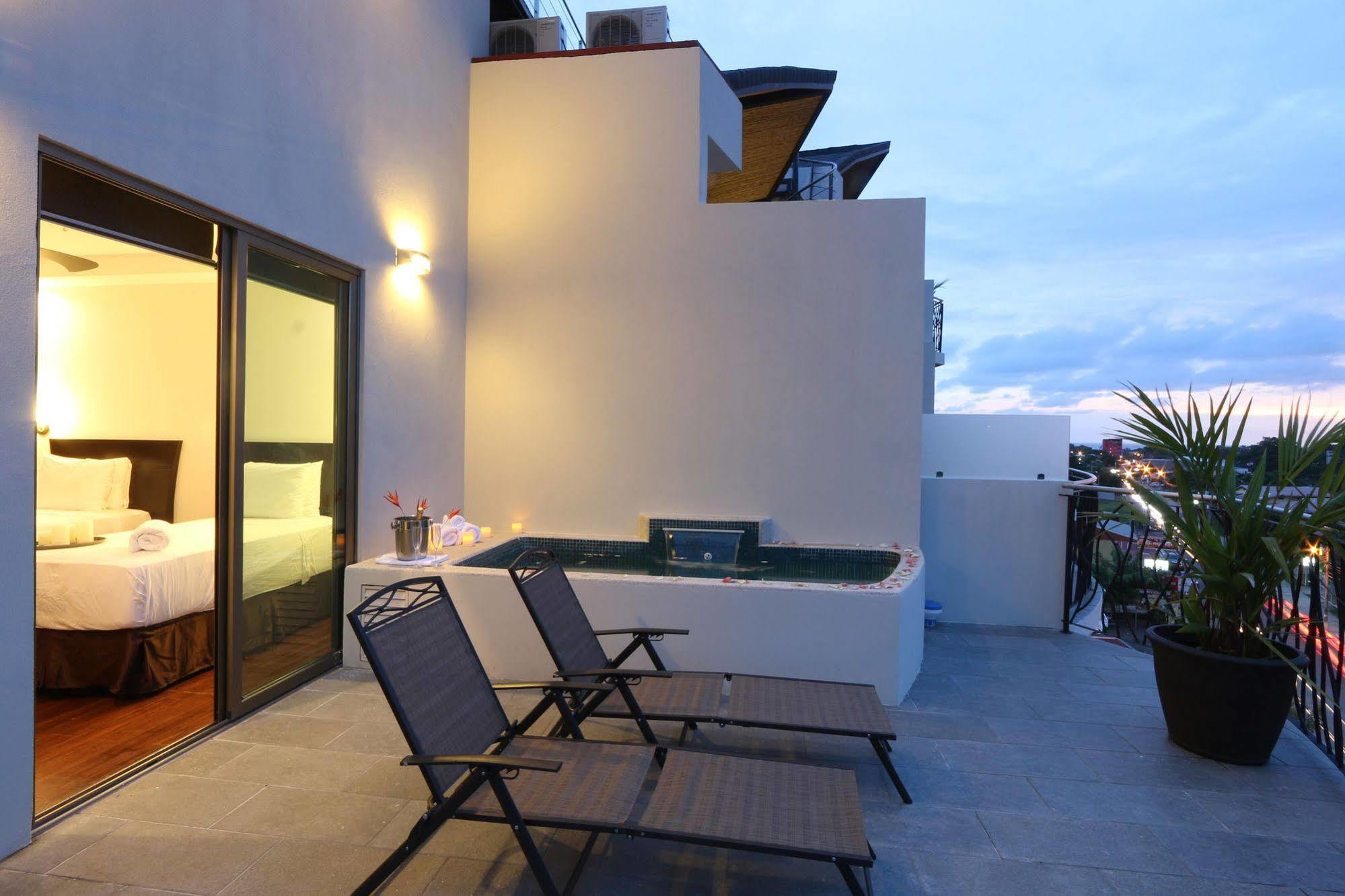 Apartment Luxury Sky Penthouses 3-6br Condo-hotel At Oceano *